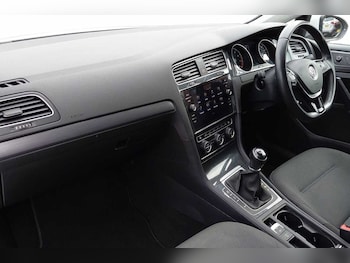 Used Volkswagen Golf 2020 for sale - 76111725: Photo 2