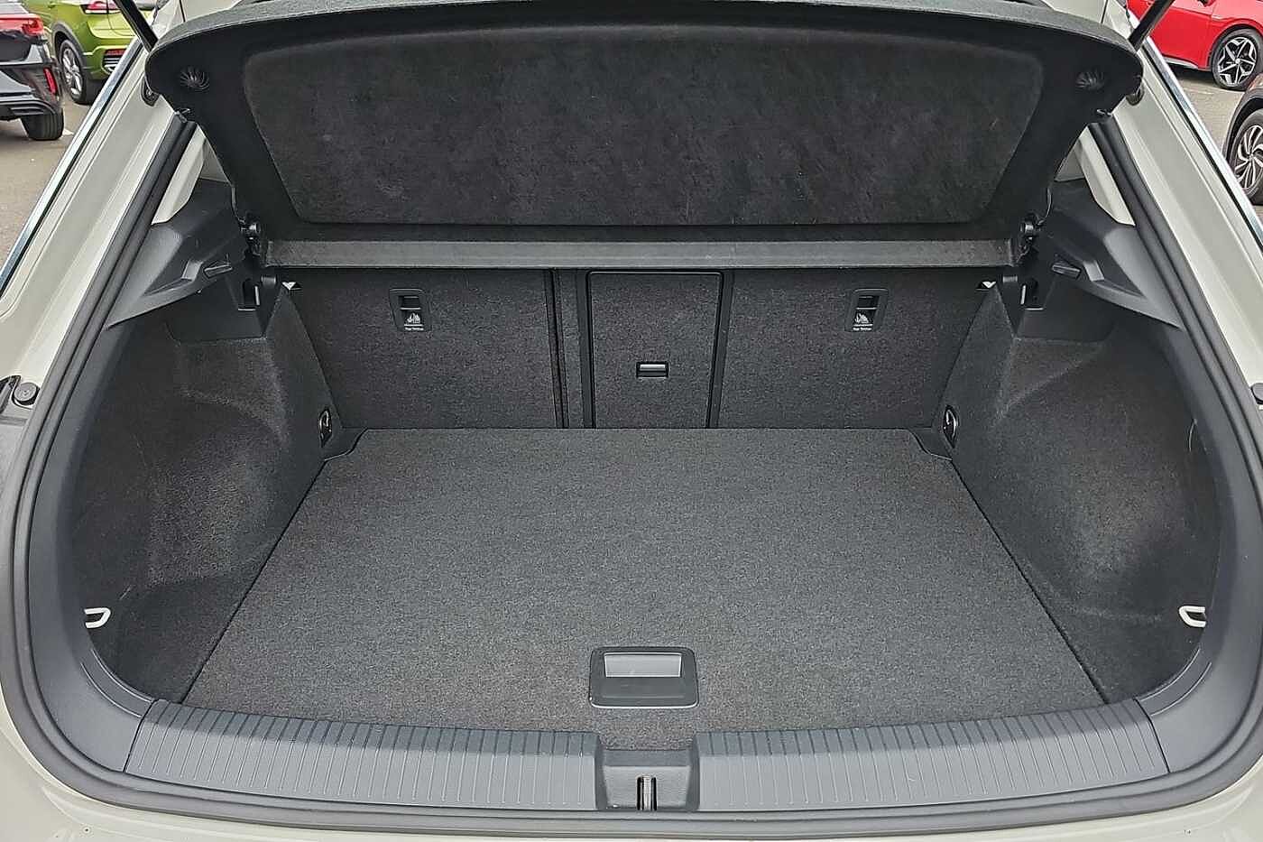 Used Volkswagen T-Roc 2023 for sale - 76111482: Photo 11