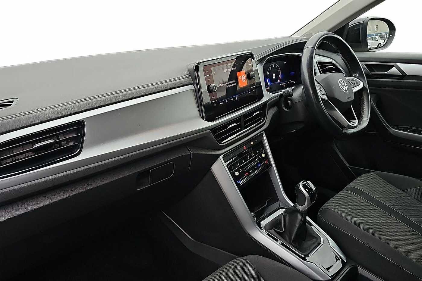 Used Volkswagen T-Roc 2023 for sale - 76111482: Photo 2