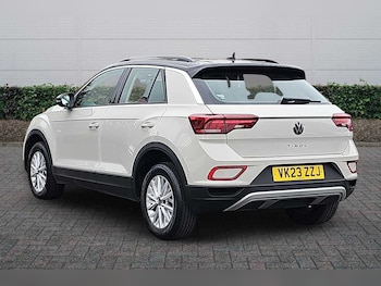 Used Volkswagen T-Roc 2023 for sale - 76111482: Photo