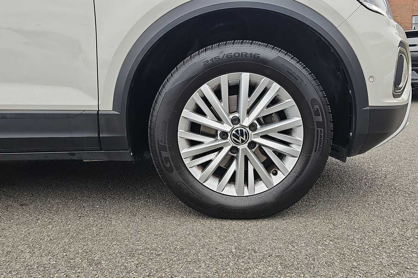 Used Volkswagen T-Roc 2023 for sale - 76111482: Photo 5