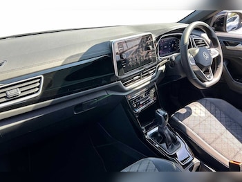 Used Volkswagen T-Roc 2026 for sale - 79094598: Photo