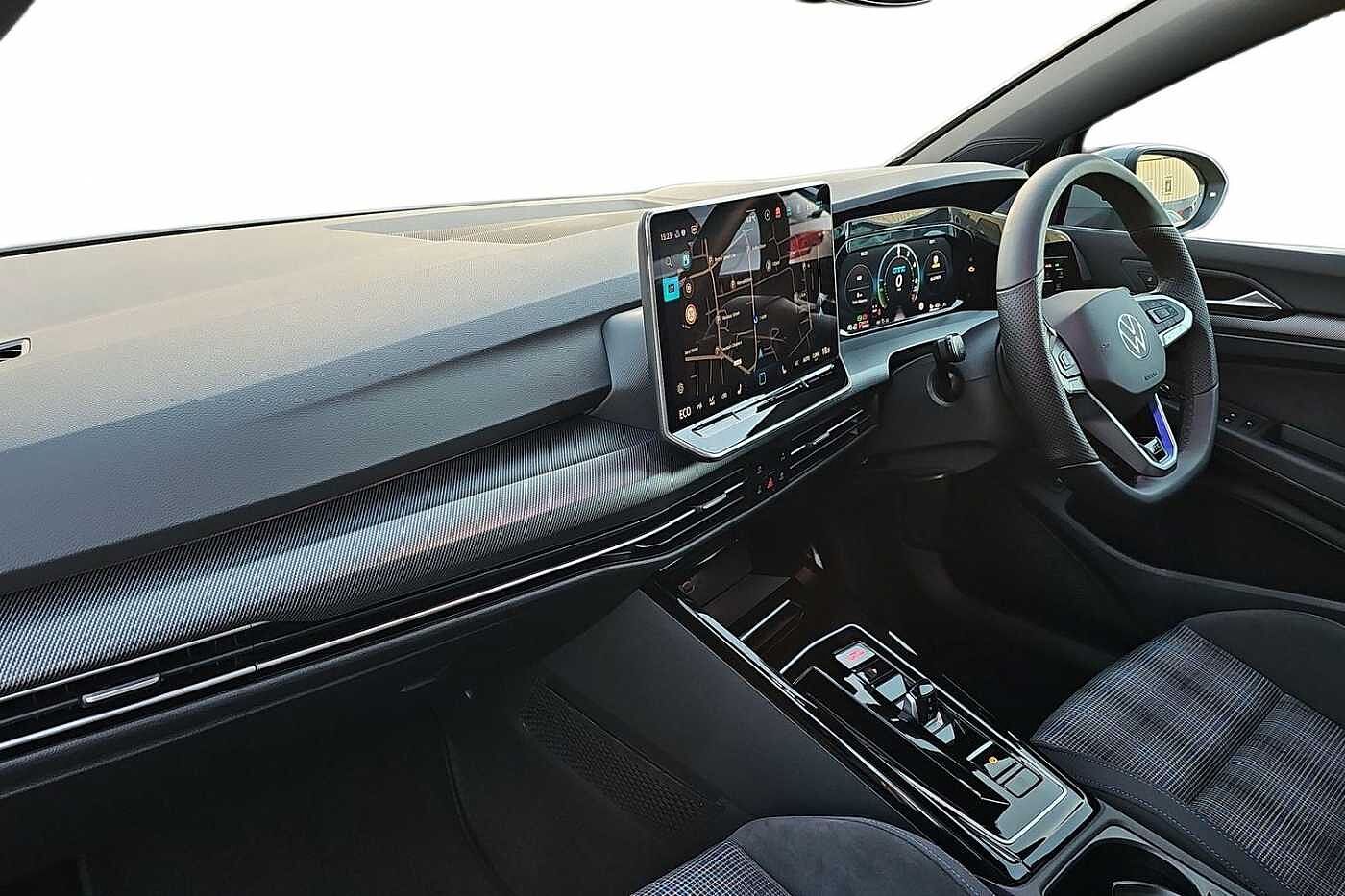 Used Volkswagen Golf 2025 for sale - 76692710: Photo 2