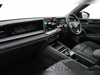 Used Volkswagen Touran 2025 for sale - 76837617: Photo