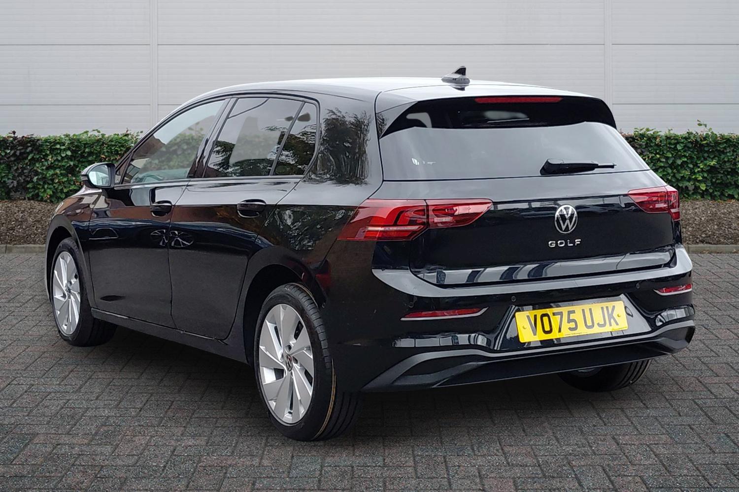 Used Volkswagen Golf 2025 for sale - 76474503: Photo 2