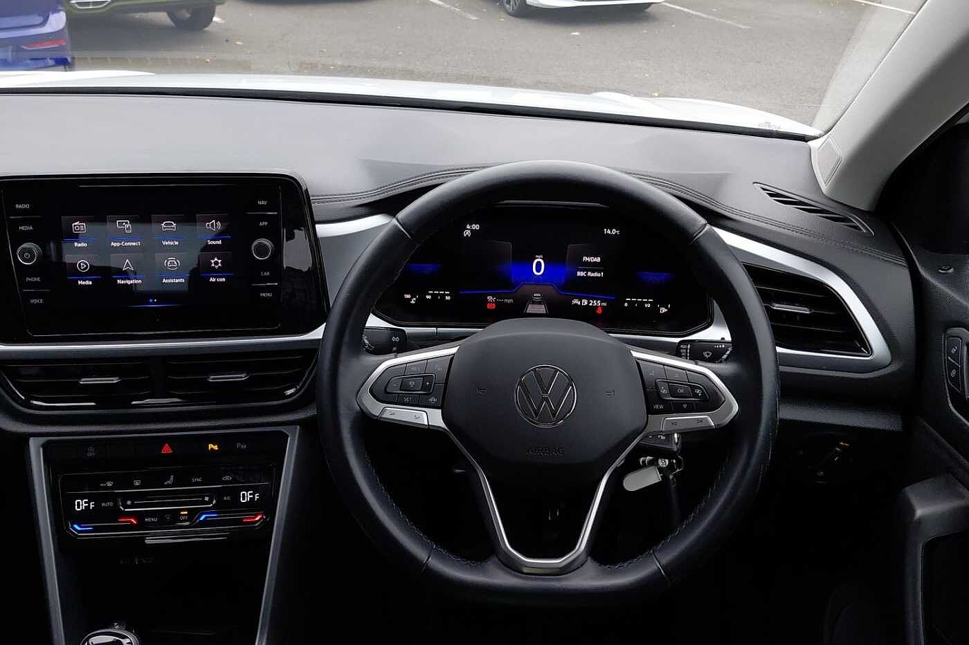 Used Volkswagen T-Roc 2023 for sale - 76241251: Photo 20