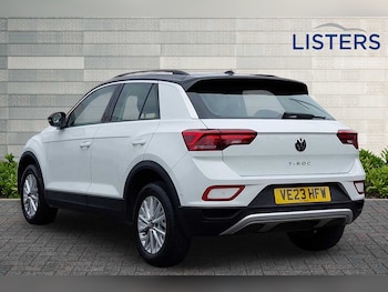 Used Volkswagen T-Roc 2023 for sale - 76241251: Photo