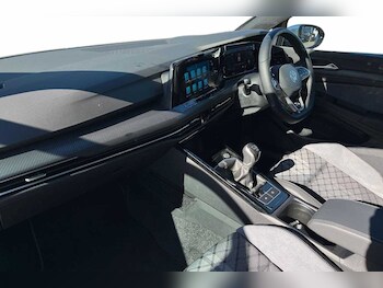 Used Volkswagen Golf 2024 for sale - 78059351: Photo