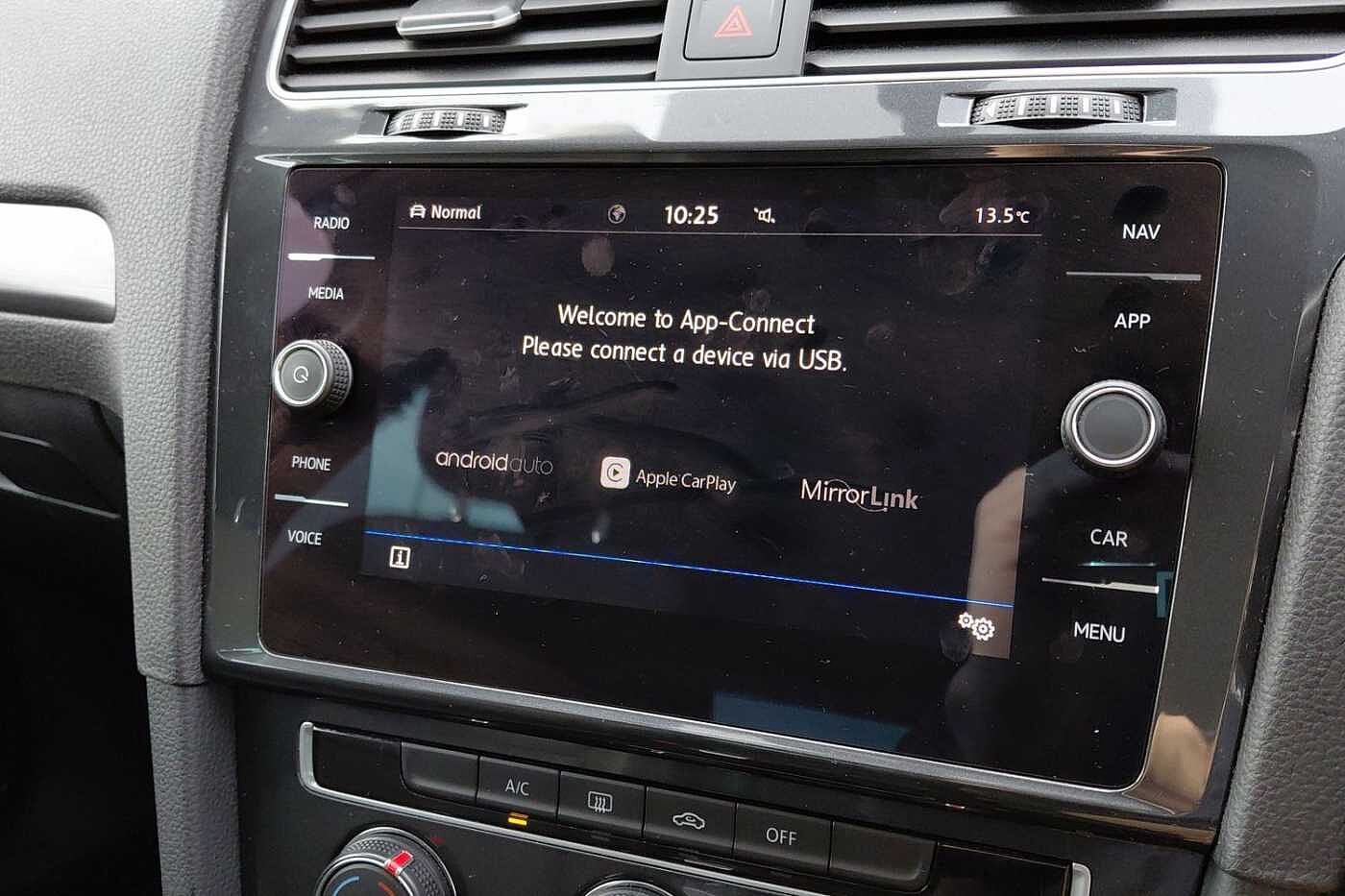 Used Volkswagen Golf 2019 for sale - 76434310: Photo 14