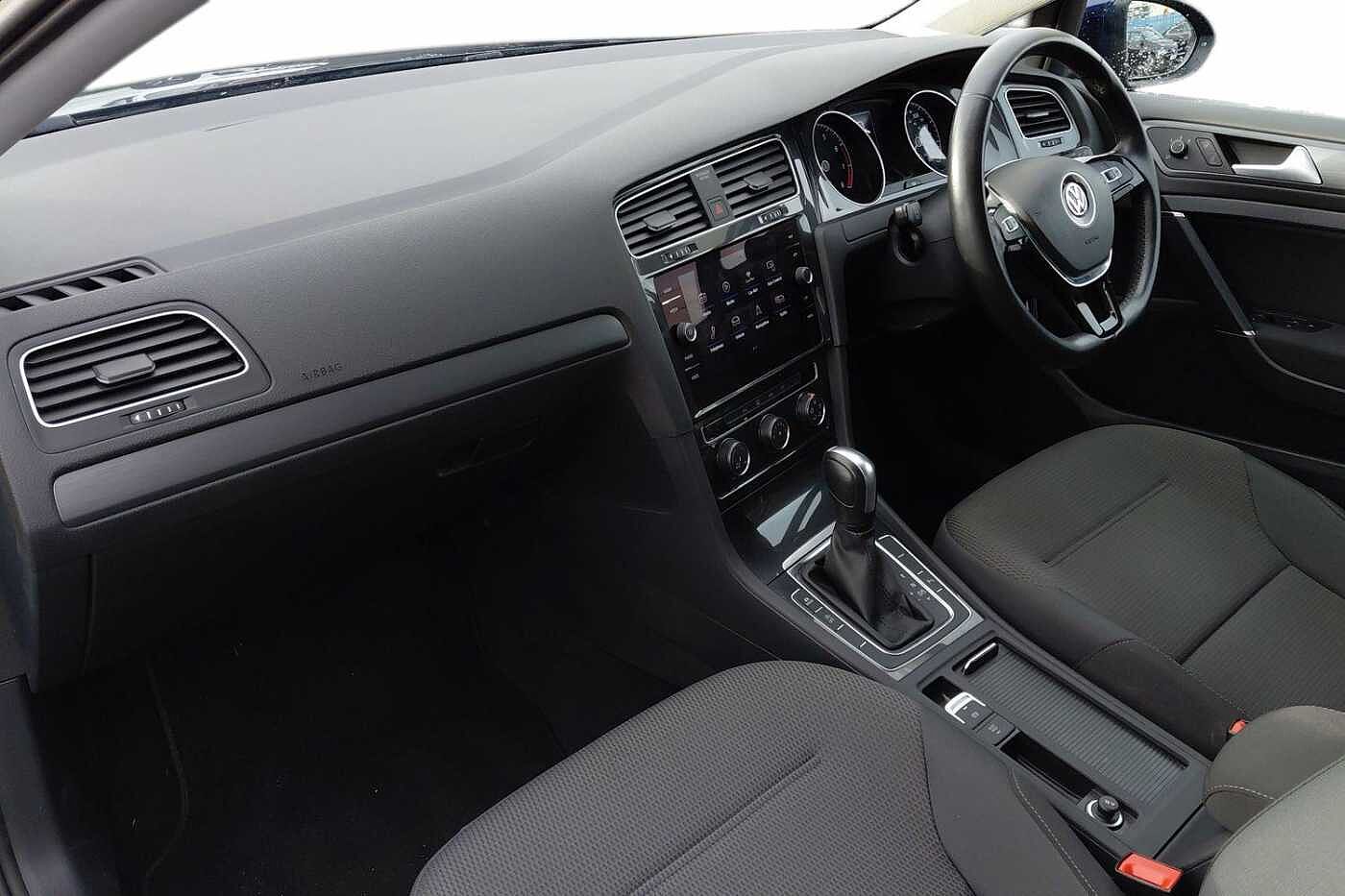 Used Volkswagen Golf 2019 for sale - 76434310: Photo 2