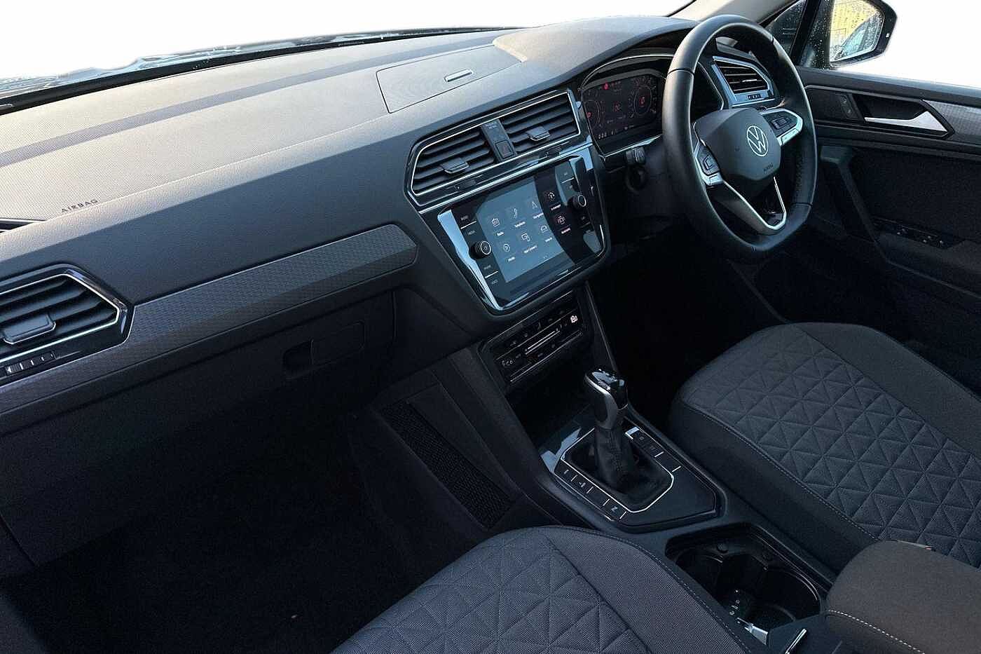 Used Volkswagen Tiguan 2024 for sale - 77176920: Photo 2