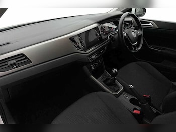 Used Volkswagen Polo 2018 for sale - 77052406: Photo