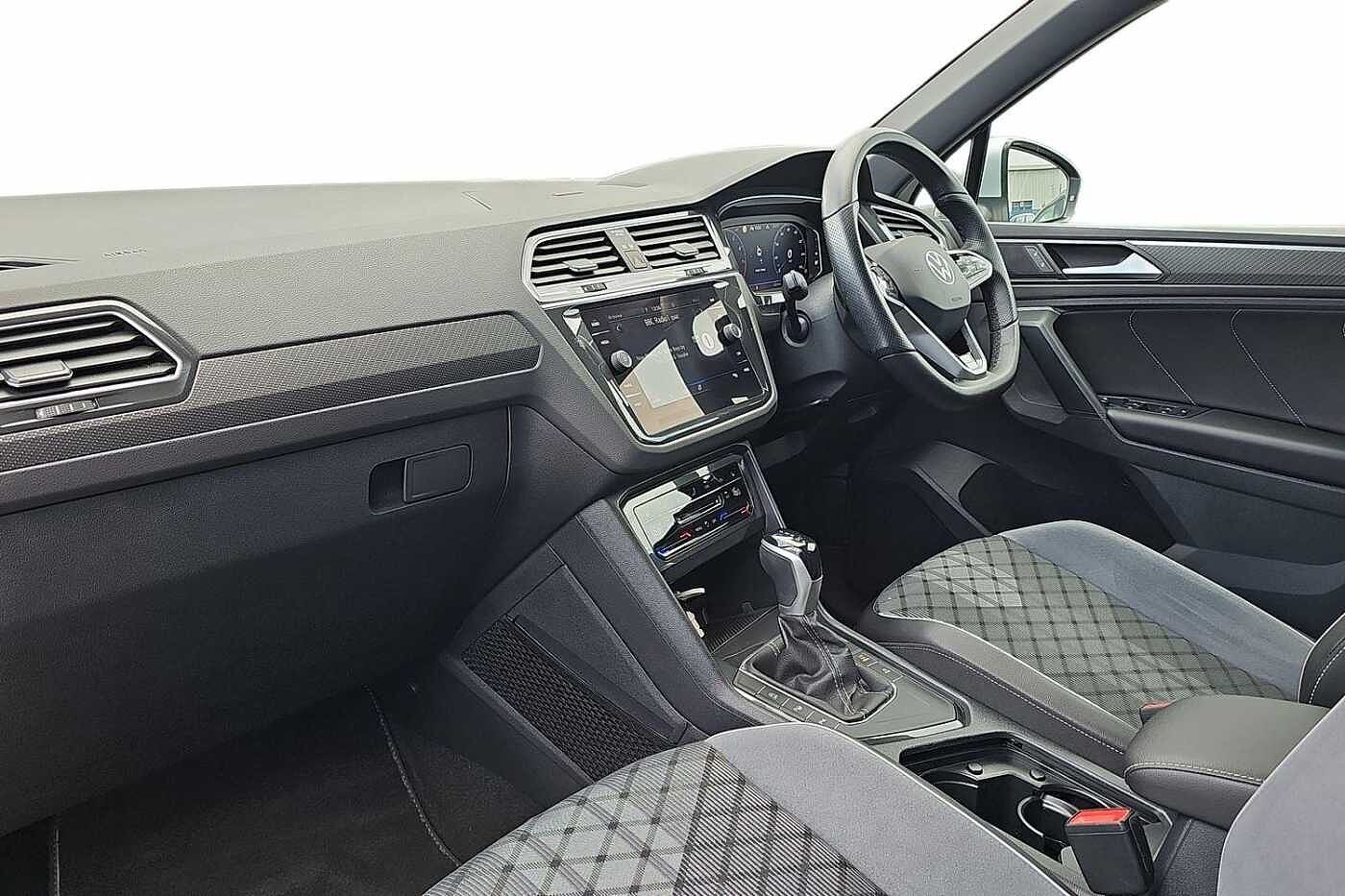 Used Volkswagen Tiguan 2023 for sale - 76110634: Photo 2