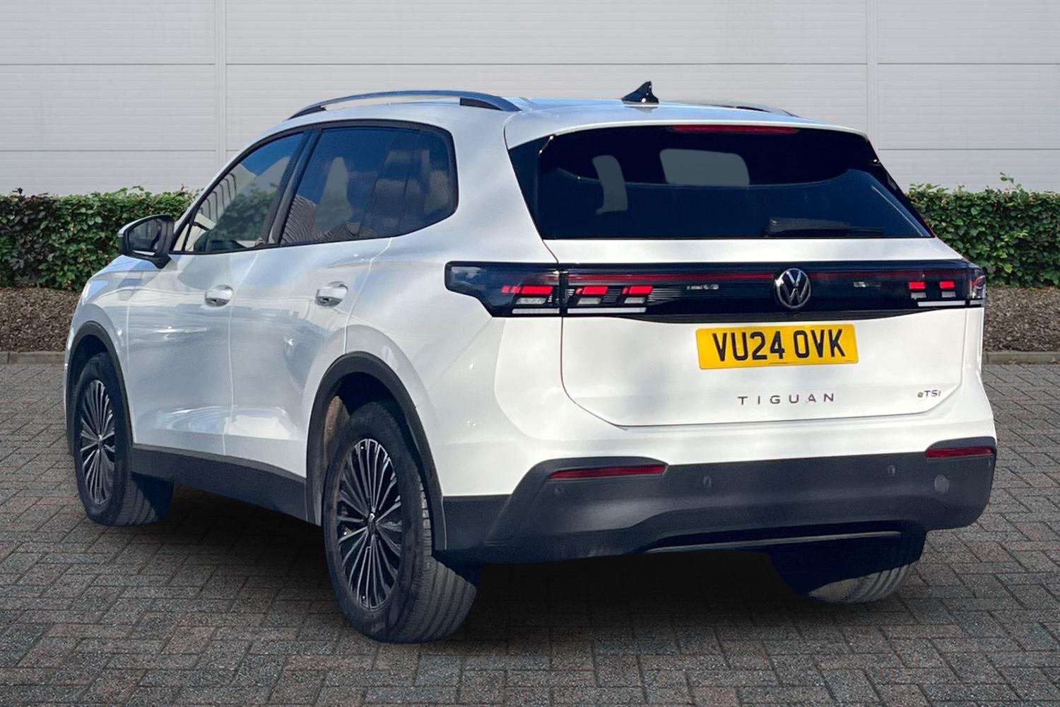 Used Volkswagen Tiguan 2024 for sale - 77725142: Photo 2