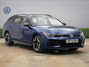 Used Volkswagen Passat 2025 for sale - 78215647: Photo