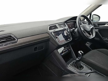 Used Volkswagen Tiguan 2023 for sale - 76111530: Photo
