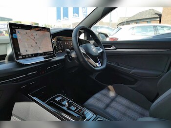 Used Volkswagen Golf 2025 for sale - 77177338: Photo