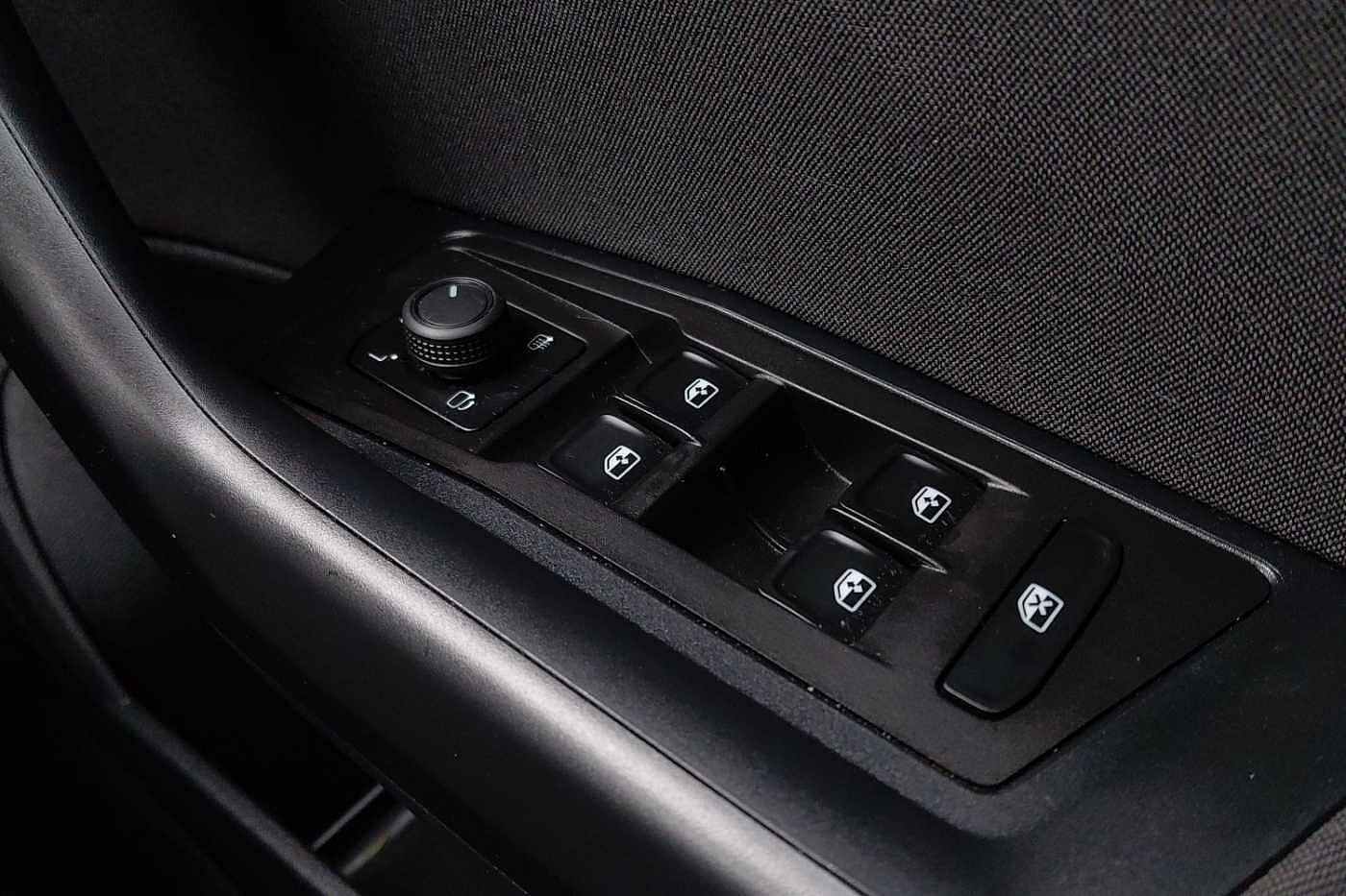 Used Volkswagen T-Roc 2023 for sale - 76338431: Photo 19