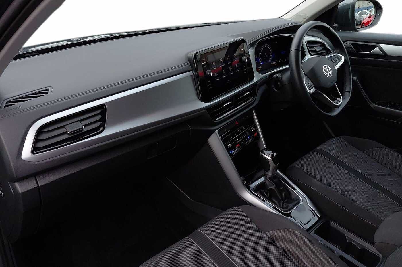 Used Volkswagen T-Roc 2023 for sale - 76338431: Photo 2