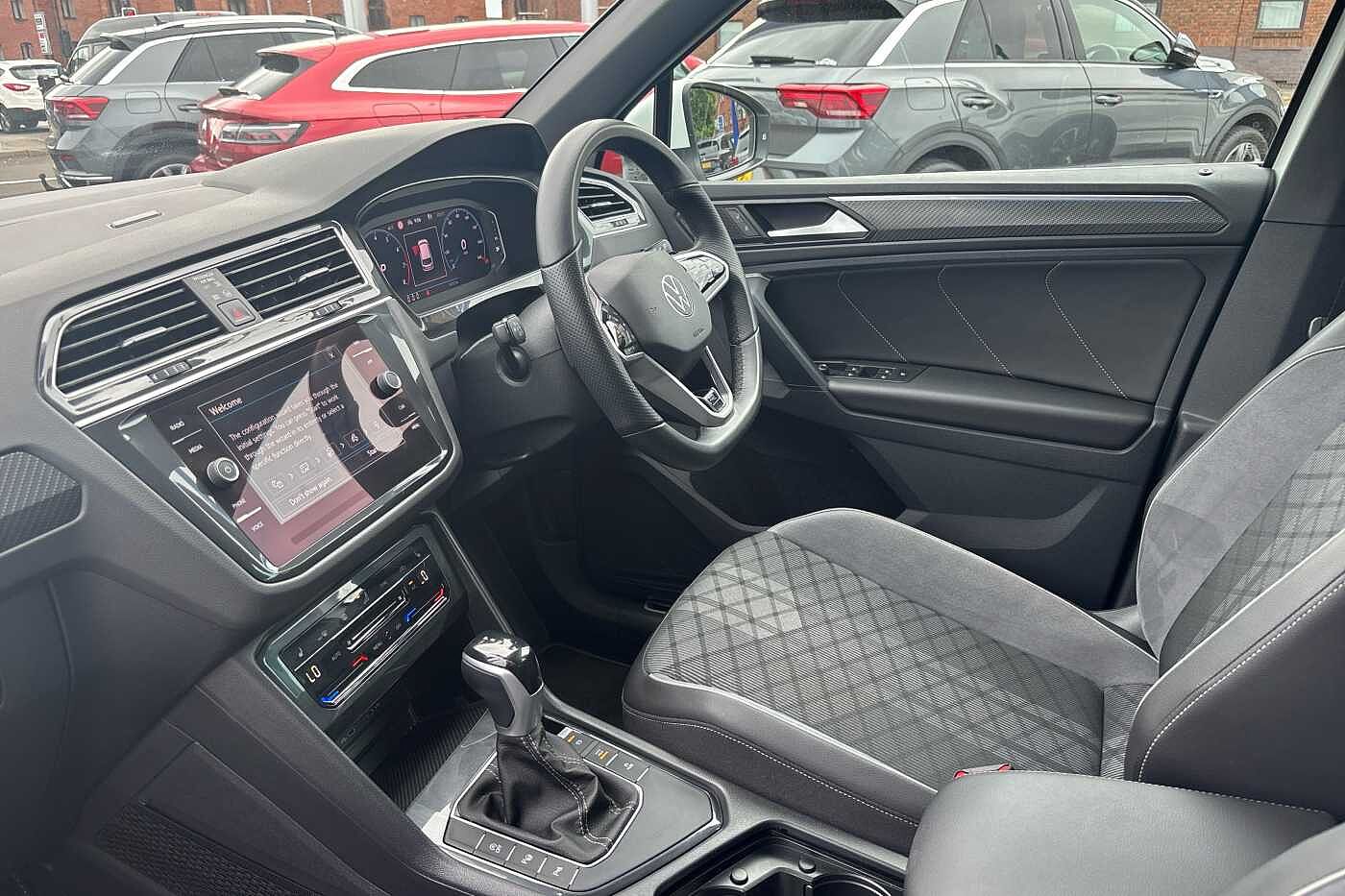 Used Volkswagen Tiguan 2024 for sale - 76110821: Photo 2