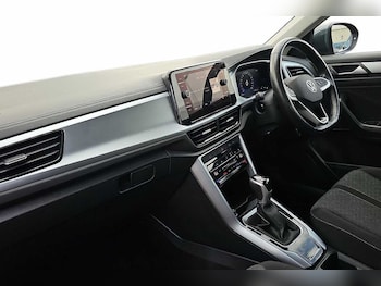 Used Volkswagen T-Roc 2022 for sale - 76110695: Photo 2
