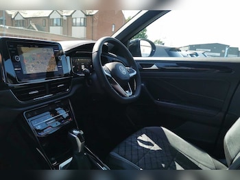 Used Volkswagen T-Roc 2025 for sale - 76111043: Photo 2