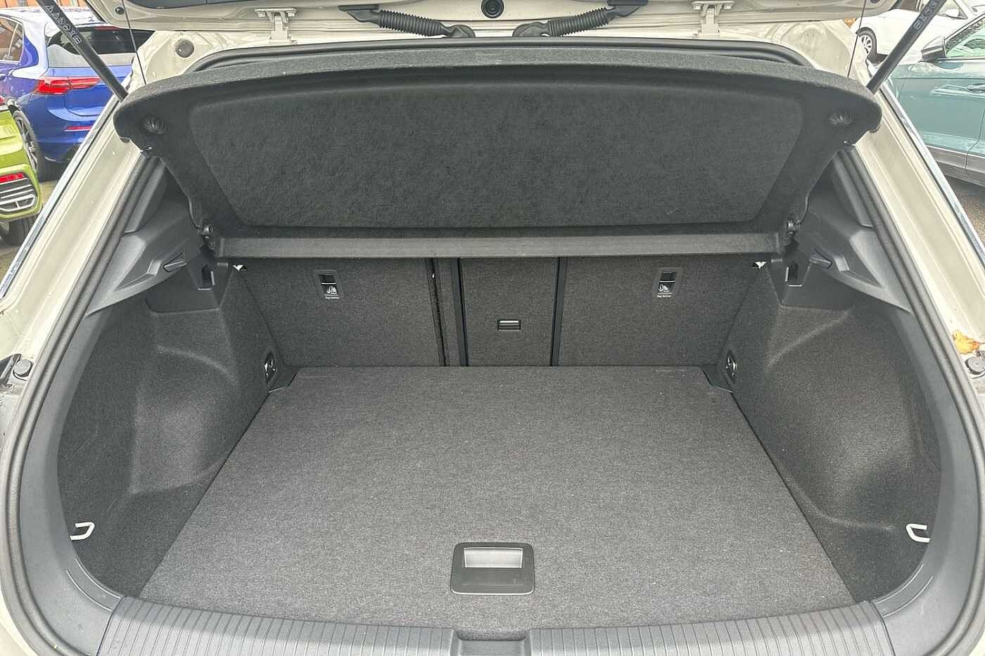 Used Volkswagen T-Roc 2025 for sale - 77177650: Photo 11