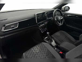 Used Volkswagen T-Roc 2025 for sale - 77177650: Photo