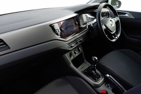 Used Volkswagen Polo 2018 for sale - 76111563: Photo 2