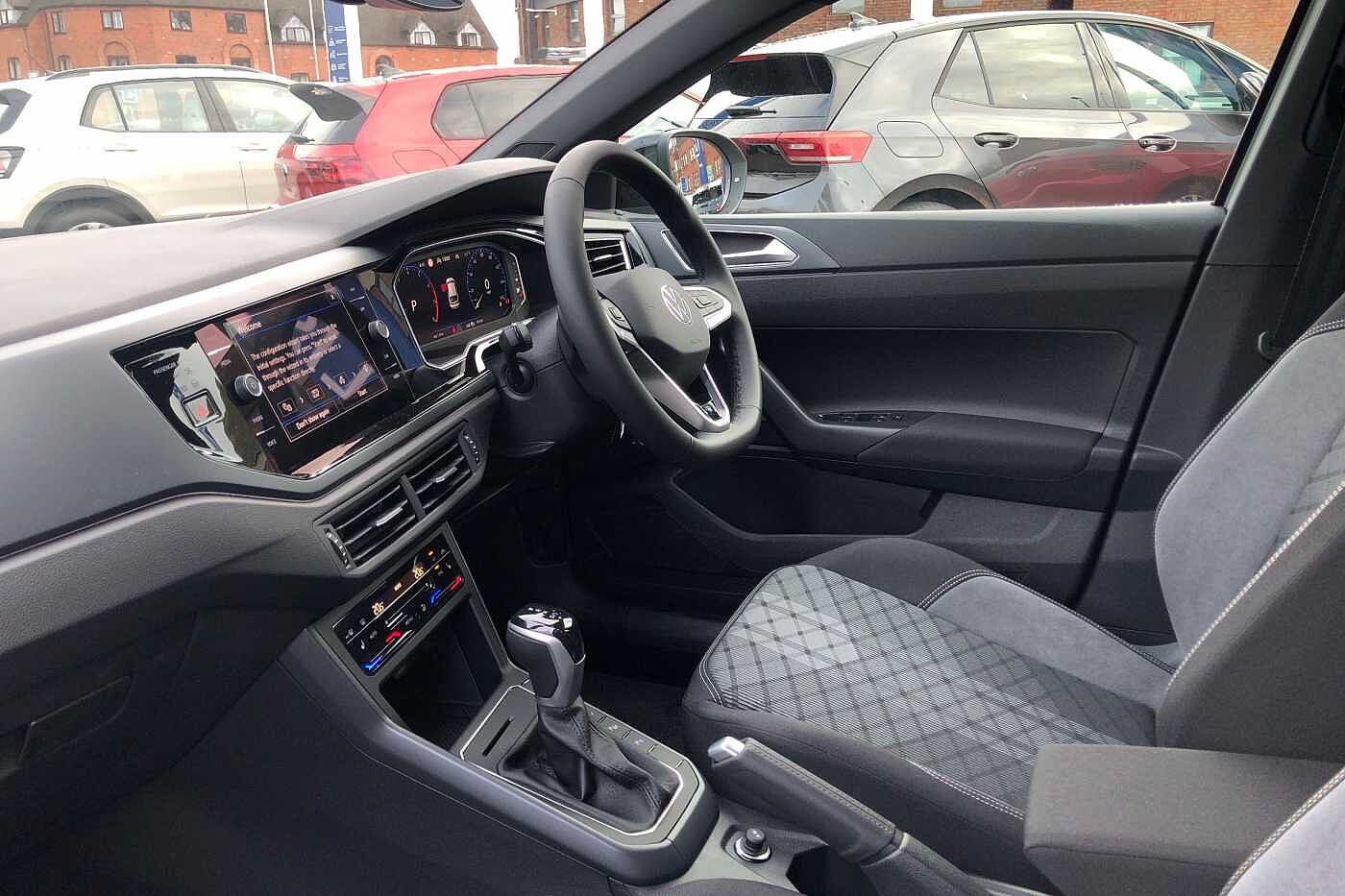 Used Volkswagen Taigo 2024 for sale - 77177727: Photo 2