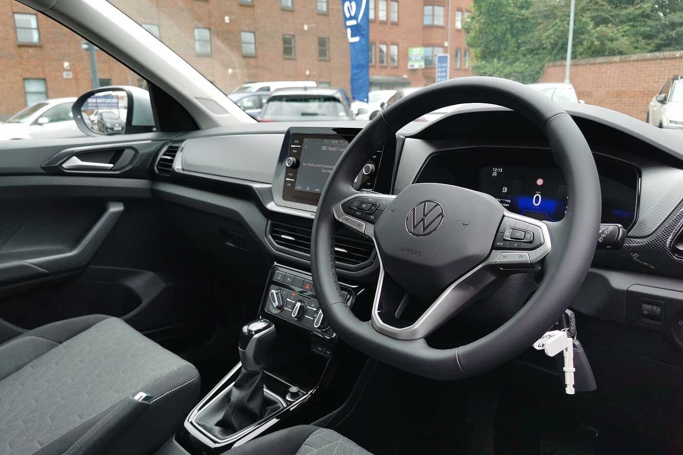 Used Volkswagen T-Cross 2025 for sale - 77177702: Photo 6