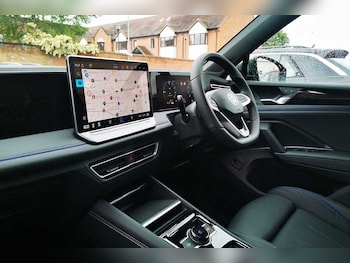 Used Volkswagen Tiguan 2025 for sale - 76110700: Photo 2