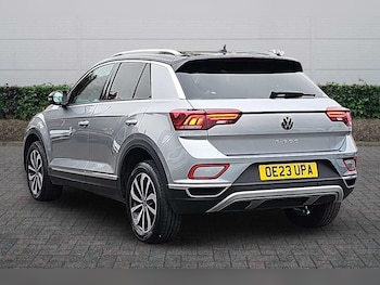 Used Volkswagen T-Roc 2023 for sale - 76111627: Photo