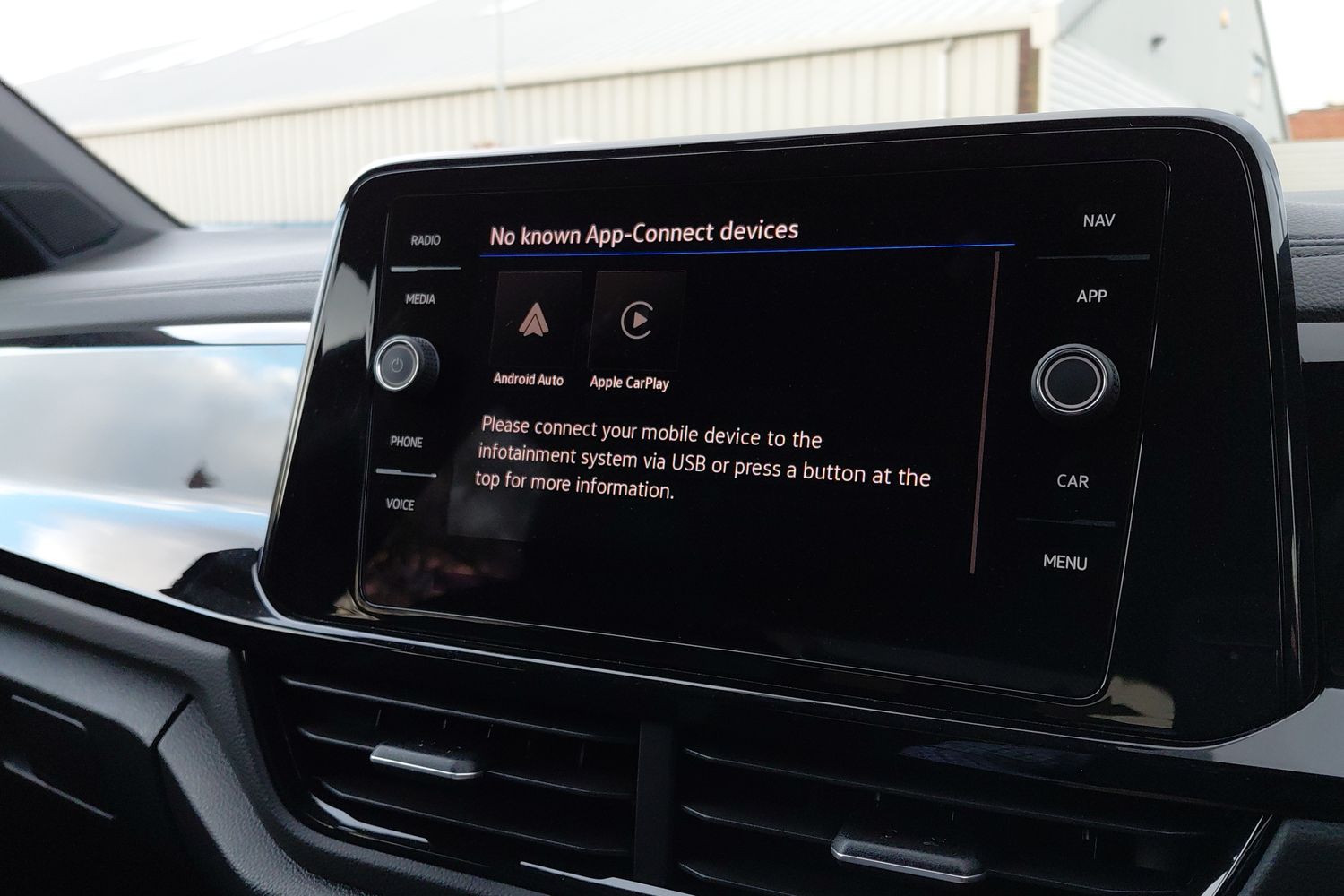 Used Volkswagen T-Roc 2025 for sale - 76937239: Photo 15