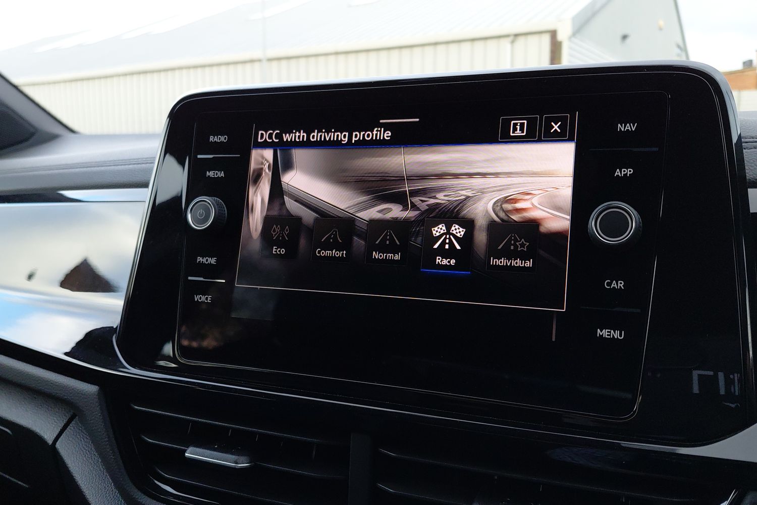 Used Volkswagen T-Roc 2025 for sale - 76937239: Photo 17