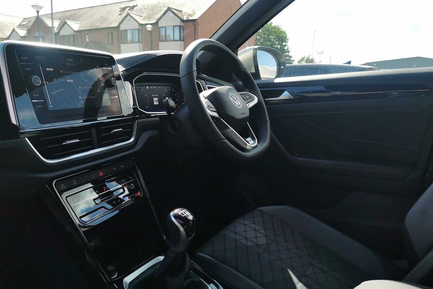 Used Volkswagen T-Roc 2025 for sale - 76111020: Photo 2