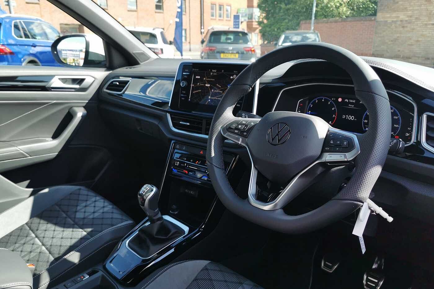 Used Volkswagen T-Roc 2025 for sale - 76111020: Photo 6