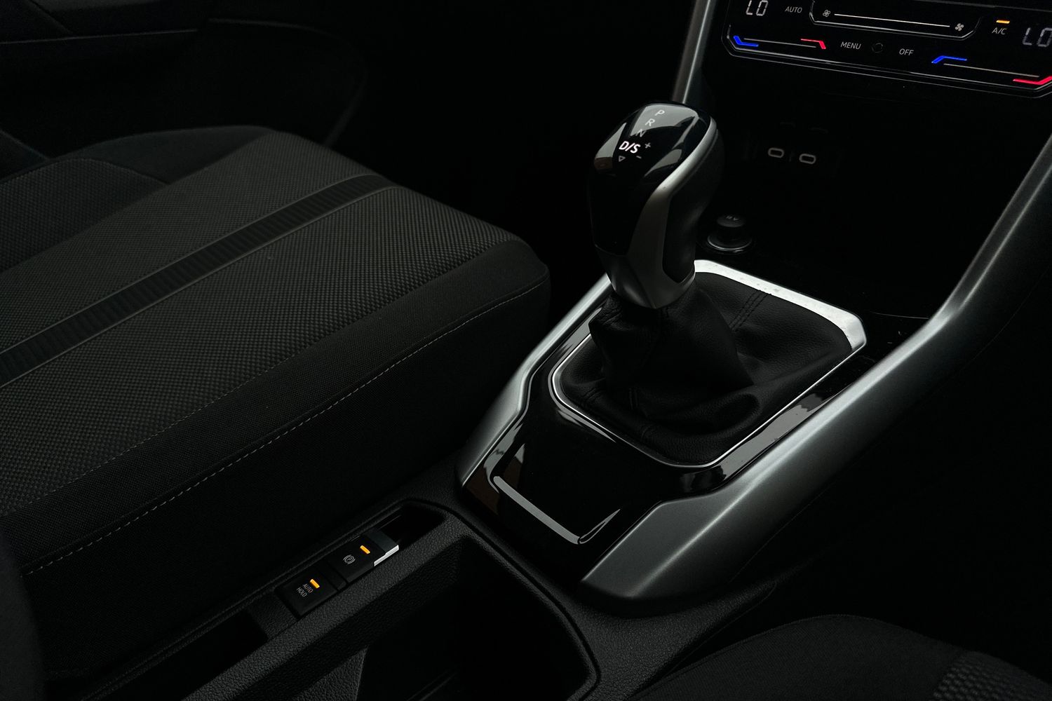 Used Volkswagen T-Roc 2023 for sale - 77013400: Photo 15