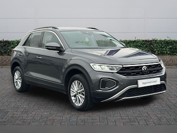Used Volkswagen T-Roc 2023 for sale - 77013400: Photo