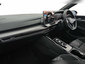 Used Volkswagen Golf 2025 for sale - 77177003: Photo