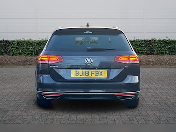 Used Volkswagen Passat 2018 for sale - 77442072: Photo