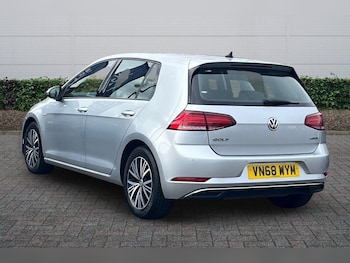 Used Volkswagen Golf 2018 for sale - 78059325: Photo
