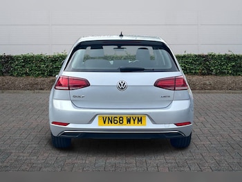 Used Volkswagen Golf 2018 for sale - 78059325: Photo