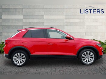 Used Volkswagen T-Roc 2019 for sale - 76271532: Photo