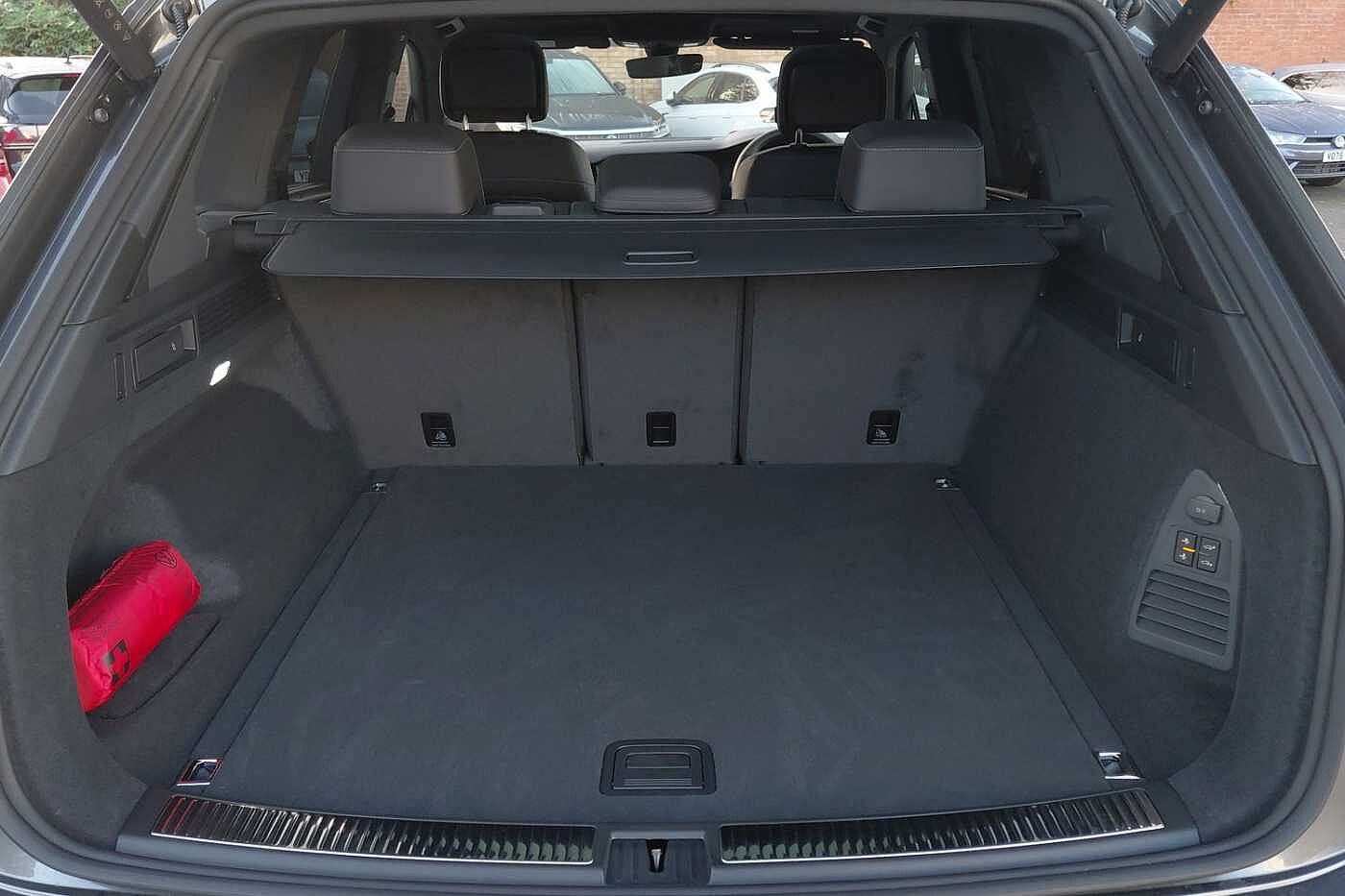 Used Volkswagen Touareg 2025 for sale - 76937225: Photo 11