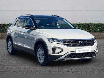 Used Volkswagen T-Roc 2023 for sale - 78302525: Photo