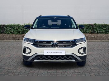 Used Volkswagen T-Roc 2023 for sale - 78302525: Photo