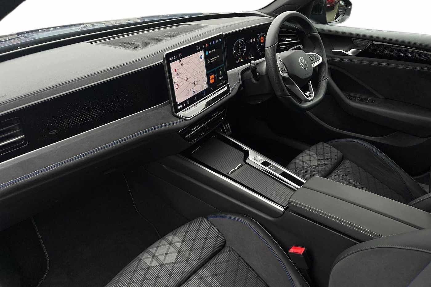 Used Volkswagen Passat 2025 for sale - 77157544: Photo 2