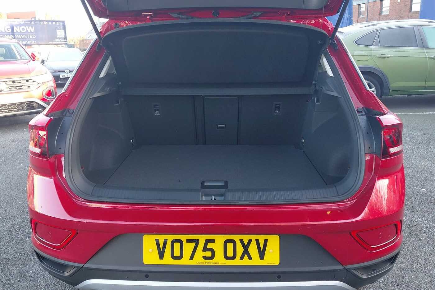 Used Volkswagen T-Roc 2025 for sale - 76500892: Photo 11