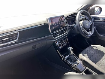 Used Volkswagen T-Roc 2022 for sale - 79077204: Photo